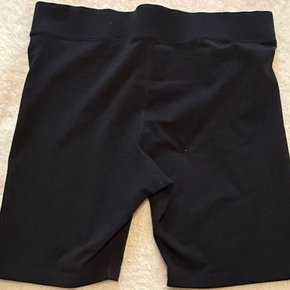 Nike Women's Dark Bike Shorts - Picture 4 of 4